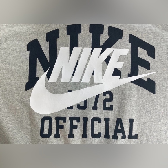 Nike XXL Men Sportswear 1972 Graphic Print Hoodie - Grey Black Embroidered New - Picture 1 of 2